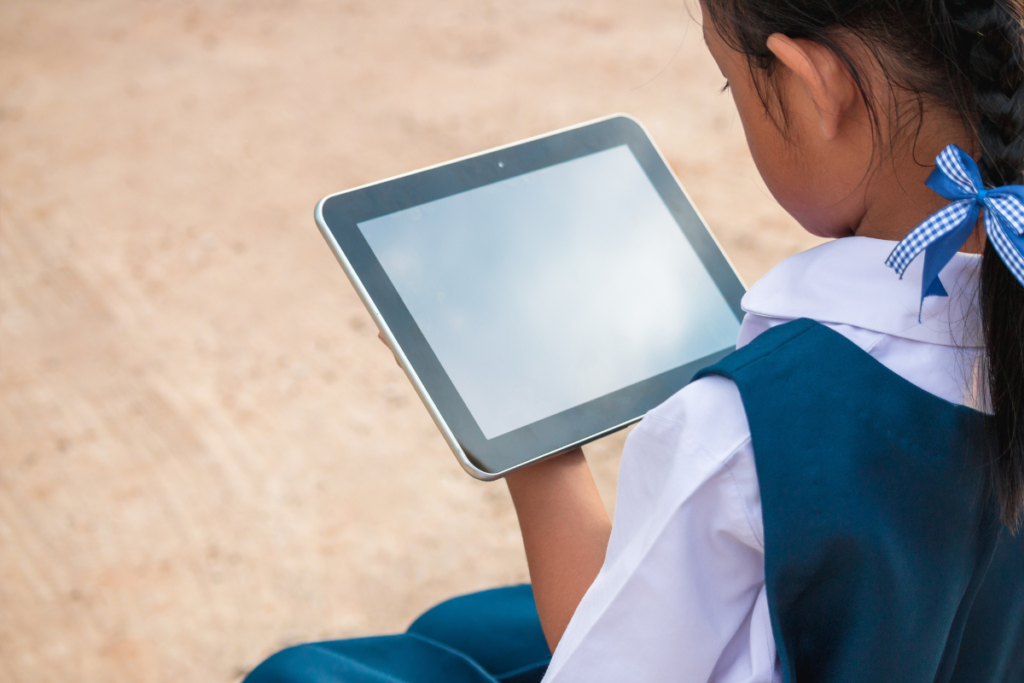 Peran Sistem Absensi Sekolah dalam Transparansi dan Akuntabilitas Kehadiran Siswa