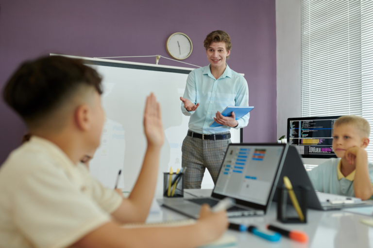 Transformasi PPDB di Era Digital: Dari Formulir Manual ke Aplikasi SPMB Online Terintegrasi